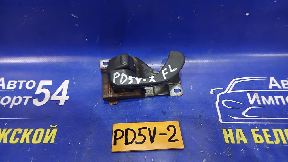 Ручка двери передней левой салонная MITSUBISHI DELICA 1998