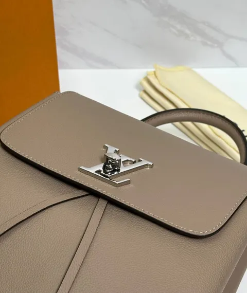 Рюкзак Louis Vuitton Lockme бежевый