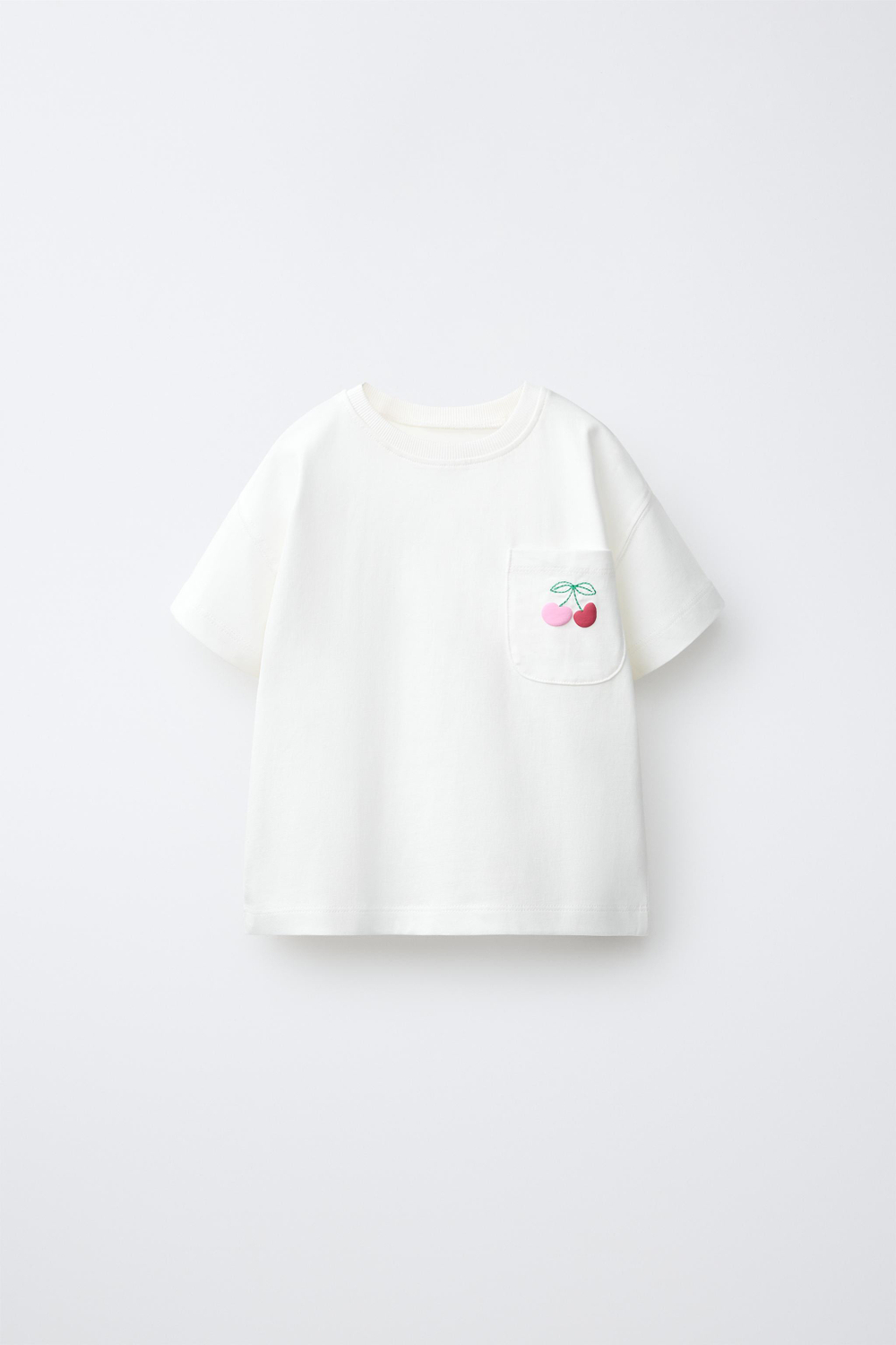 ZARA ФУТБОЛКА С ВЫШИВКОЙ И КАРМАНОМ, БЕЛЫЙ