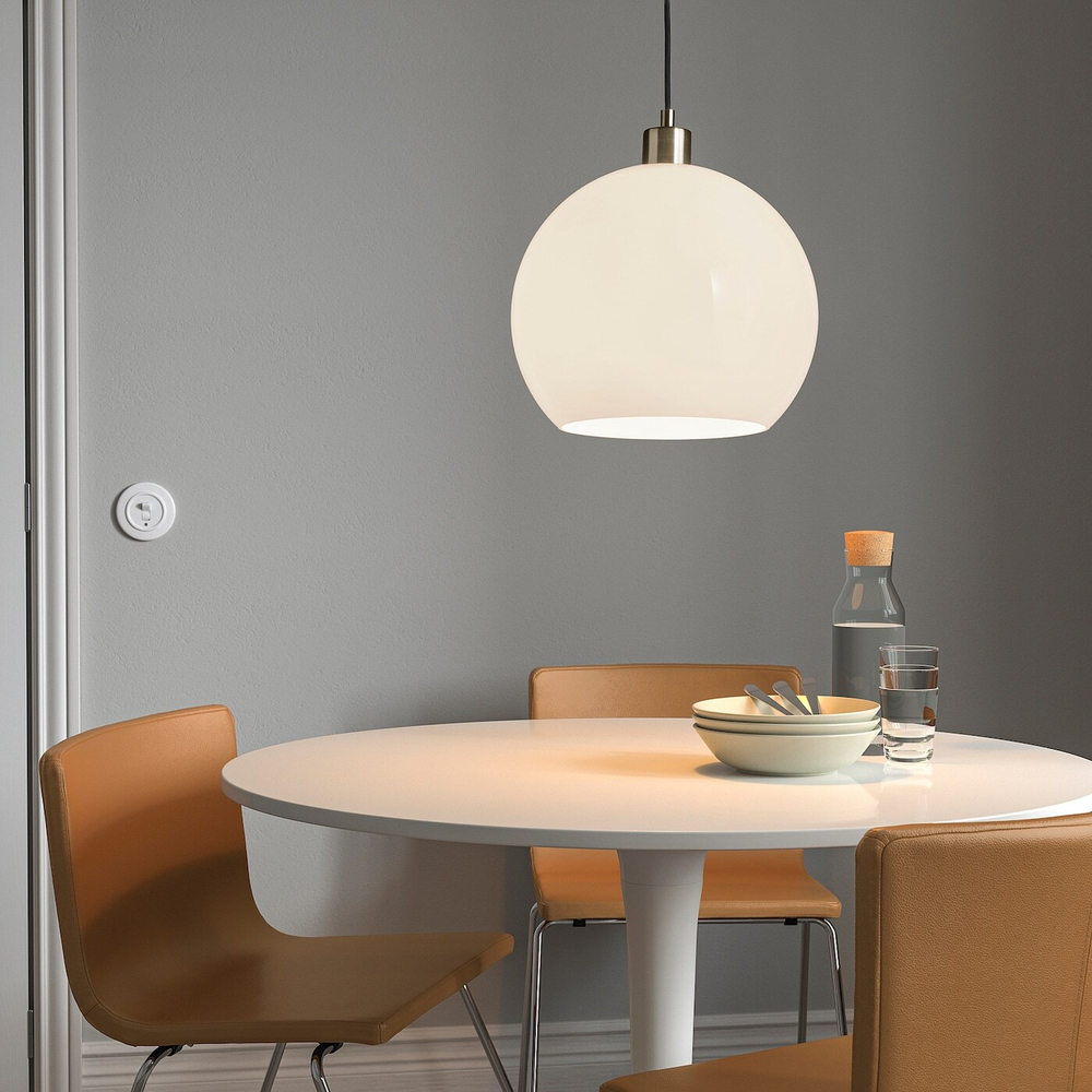 IKEA JÄRPLIDEN  (ИКЕА ЙÄРПЛИДЕН)  -  Подвесной светильник, белое стекло/никелированное покрытие, 30 см