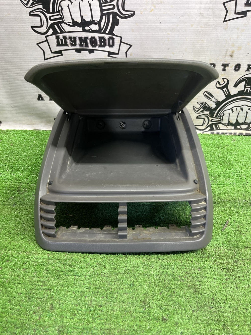 Бардачок Toyota Gaia 1998 с пробегом