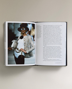 The Little Book of Chanel by Lagerfeld. Иллюстрированная книга об эпохе Лагерфельда в Chanel (на английском языке)