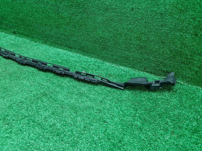 Кронштейн перед. бампера Mercedes C w206 21-нв AMG