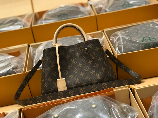 Louis Vuitton Montaigne BB