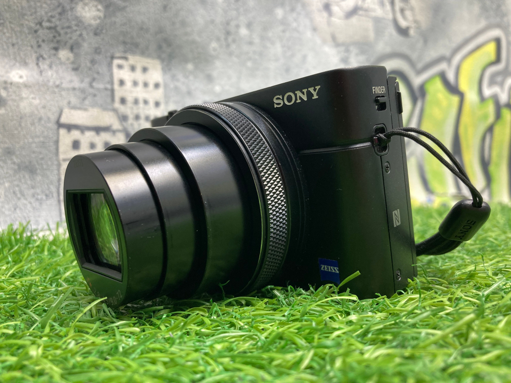 Sony DSC-RX100M6