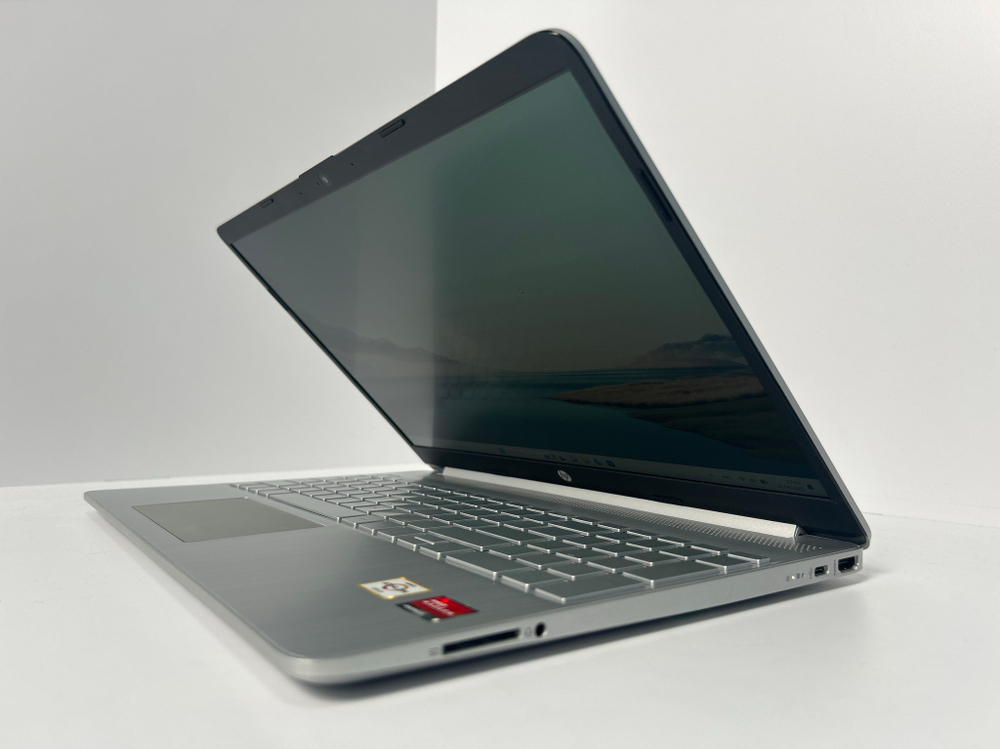 Ноутбук HP 15s-eq1353ur (475Q5EA) 15.6"/AMD Athlon Gold 3150U/RAM 4GB/SSD 128 GB/Radeon Graphics/1920x1080/IPS/Windows 10/Подсветка кл-ры: нет/серебристый. Состояние: B2