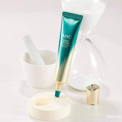 AHC Youth Lasting Real Eye Cream омолаживающий крем для век с 9 видами коллагена