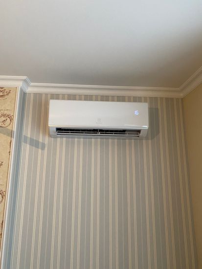 Сплит-система инверторного типа Electrolux Avalanche Super DC Inverter EACS/I-24HAV/N8_22Y комплект