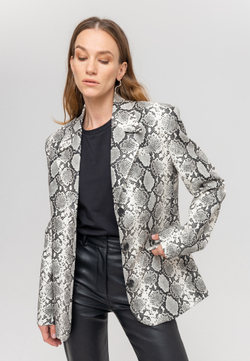 Жакет однобортный из экокожи в змеином принте черно-белый