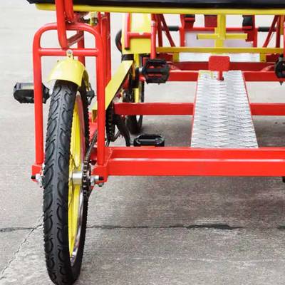 Семейный велосипед, шестиместный, красный