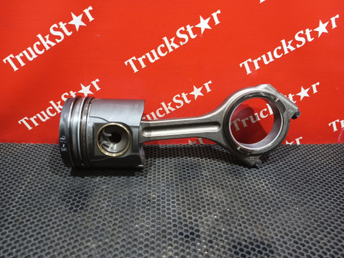 Поршень с шатуном 2017г.