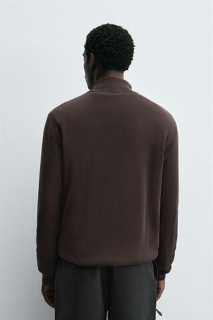 ZARA ДЖЕМПЕР ЖЕМЧУЖНОЙ ВЯЗКИ С МОЛНИЕЙ, ТЕМНО-КОРИЧНЕВЫЙ