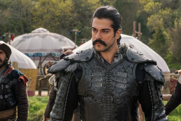 Турецкие Сериалы и Наши Статуэтки: Забавное Совпадение