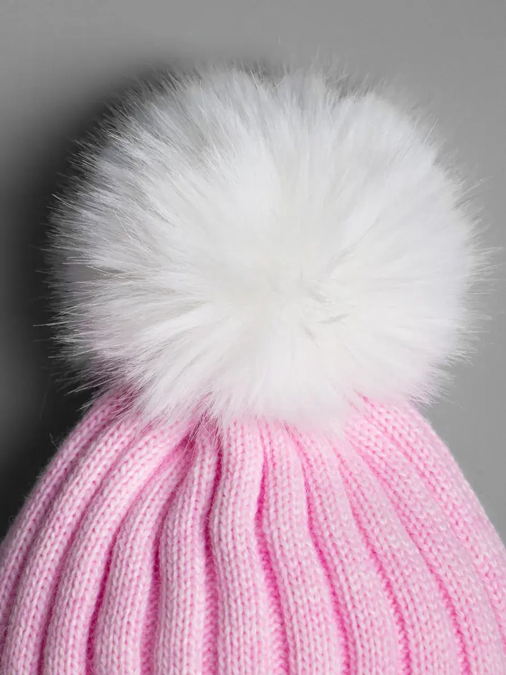 Шапка зимняя для девочки с помпоном и снуд