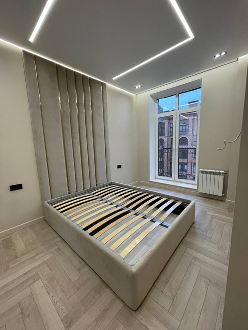 Двуспальная кровать