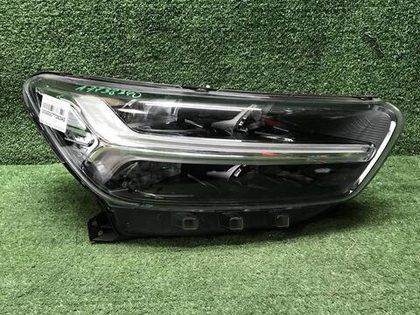 Фара правая Volvo XC40 (2017-2022) LED