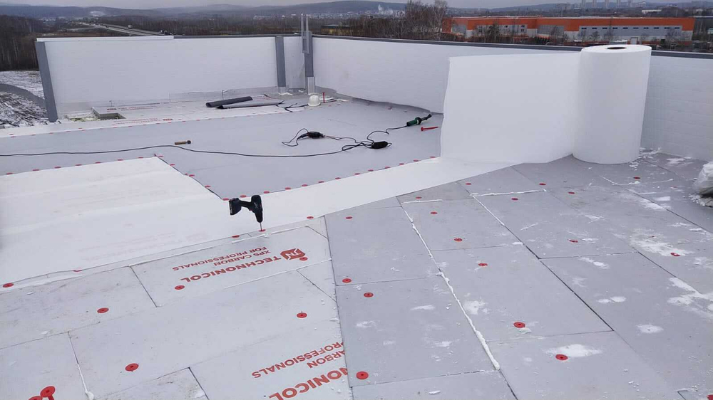 Монтаж плоской кровли из ПВХ мембраны (Система ТН СМАРТ)