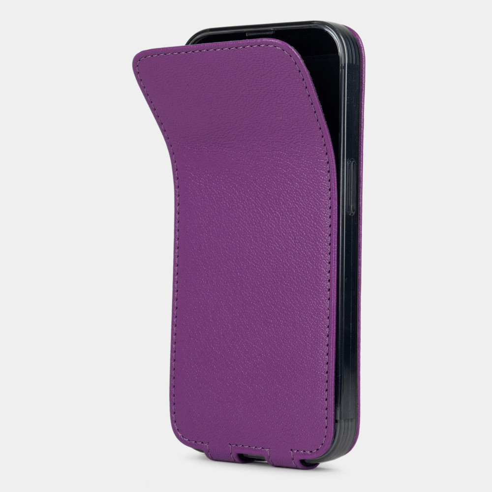 Чехол кожаный для iPhone 15 Pro фиалкового цвета