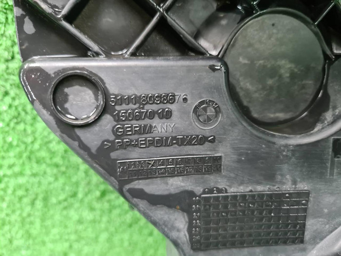 Кронштейн ПТФ правый BMW 5er G30 (20-23) M-paket