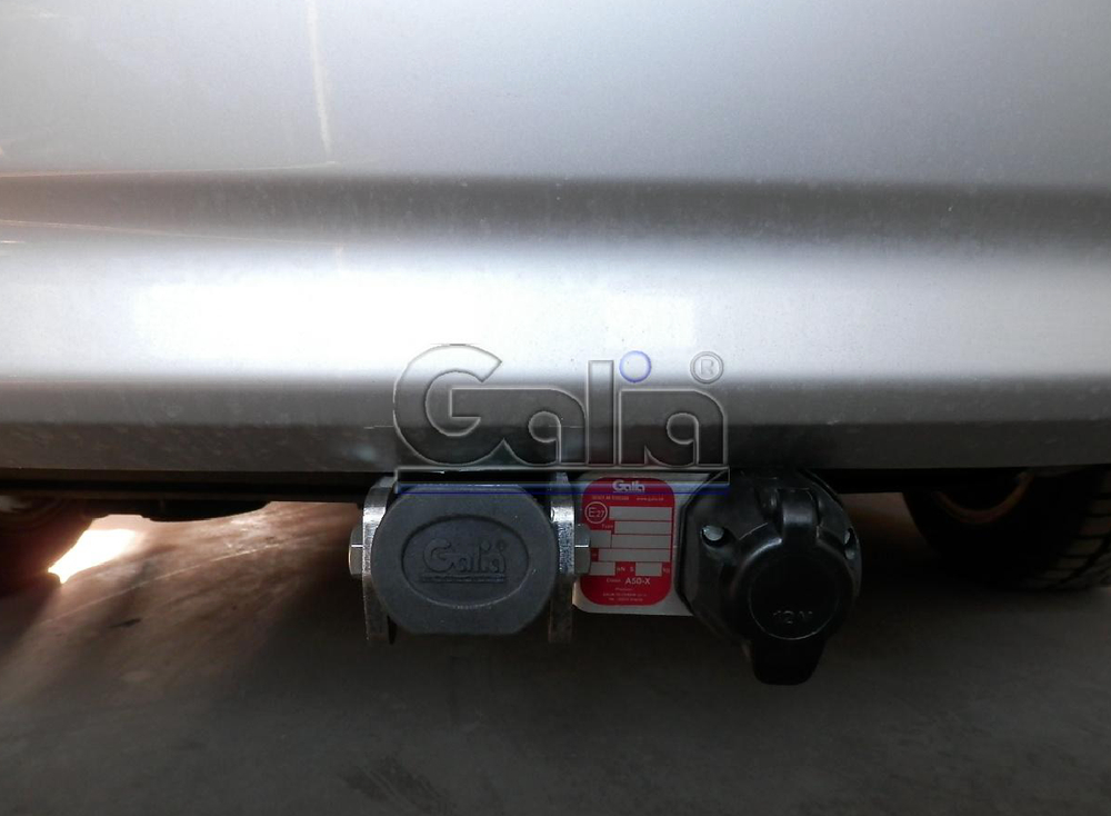 Оцинкованный фаркоп на Toyota Corolla седан E170 2013-2019 (без электрики), Galia T064C