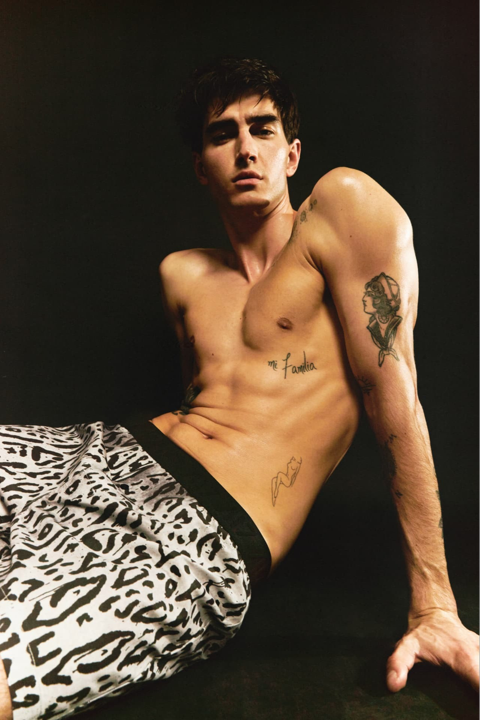 A17 создан впечатлять. Дизайн, качество,<br> каждый контакт потребителя с продуктом —<br> всегда wow-эффект! Мы стремимся<br> лидировать по всем параметрам и создаём<br> коллекции нижнего белья для мужчин, живущих<br> в современном мире.