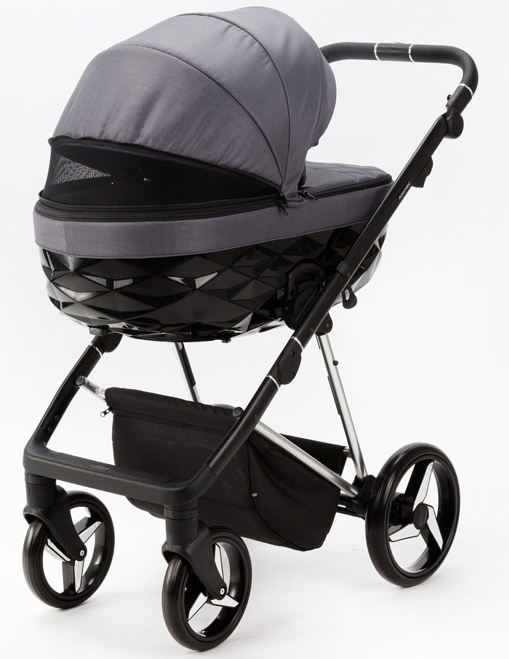 Детская коляска Adamex Quantum Special Edition 3 в 1 Q-TK681 (СЕРЫЙ+ХРОМ РАМА)