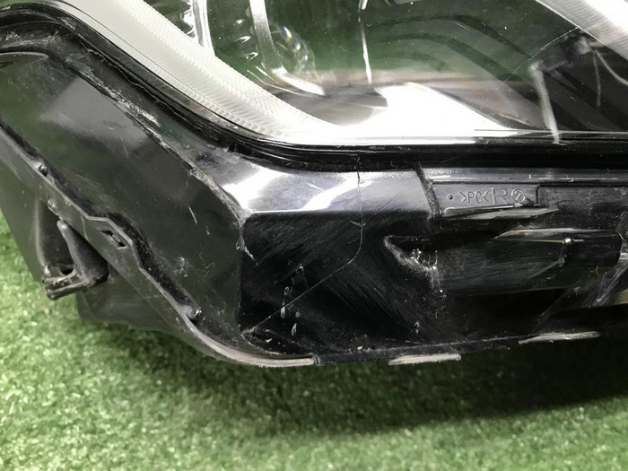 Фара правая Geely Coolray (2019-2023) LED