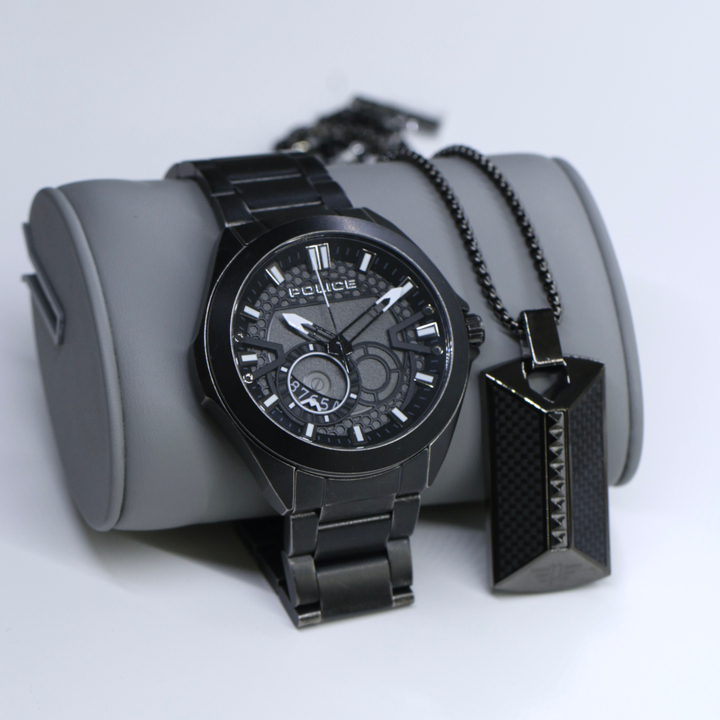 Подарочный комплект Police: мужские часы и кулон