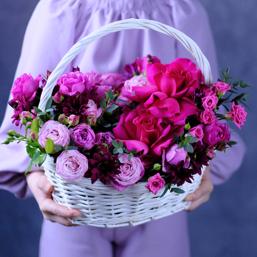 Купить Композиция в корзине #454 с французскими и пионовидными розами