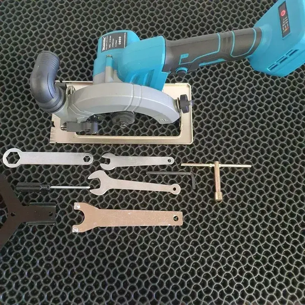 Набор аккумуляторных инструментов Макита 9 в 1