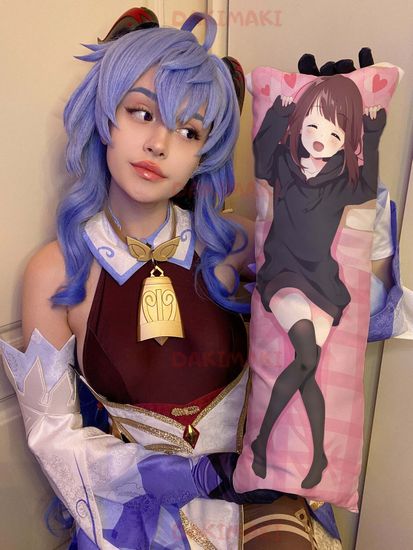 Мини дакимакура Менхера Чан из Менхера Чан арт. M0415, 60х20 см