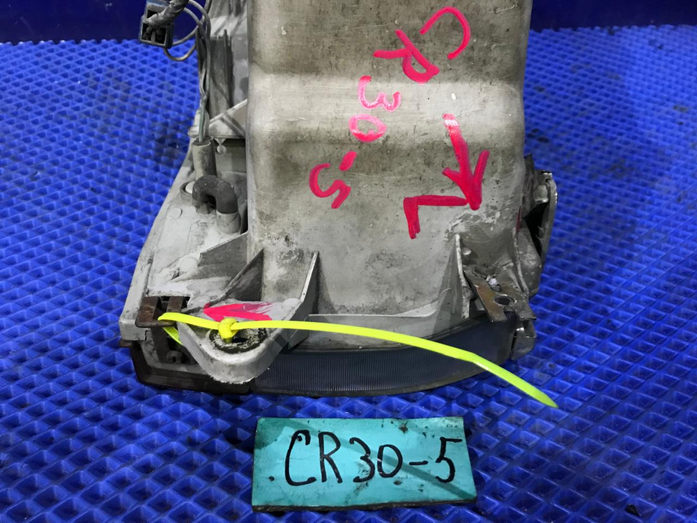 Фара передняя левая TOYOTA TOWNACE 1990