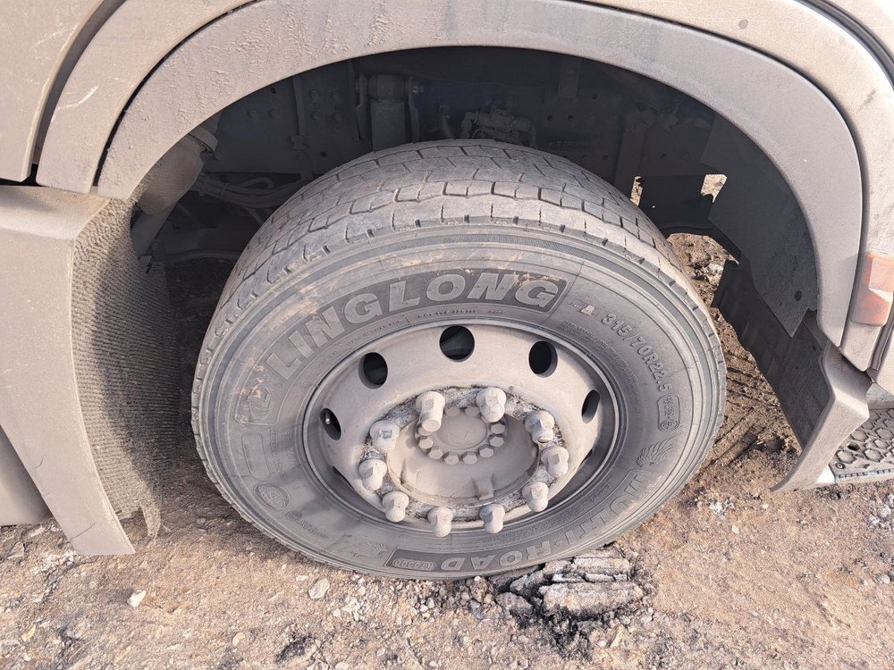 Shacman (Shaanxi) SX* 4x2 Седельный тягач SX4188YY381 (Дизельный, 12,5 л, 480 л.с., АТ)