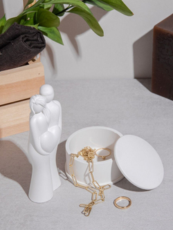 Статуэтка Пара с сердцем и шкатулка на подносе