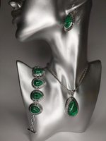 Комплект бижутерии. Подвеска, серьги, браслет с малахитовыми вставками "Малахит" Форма "Капля""