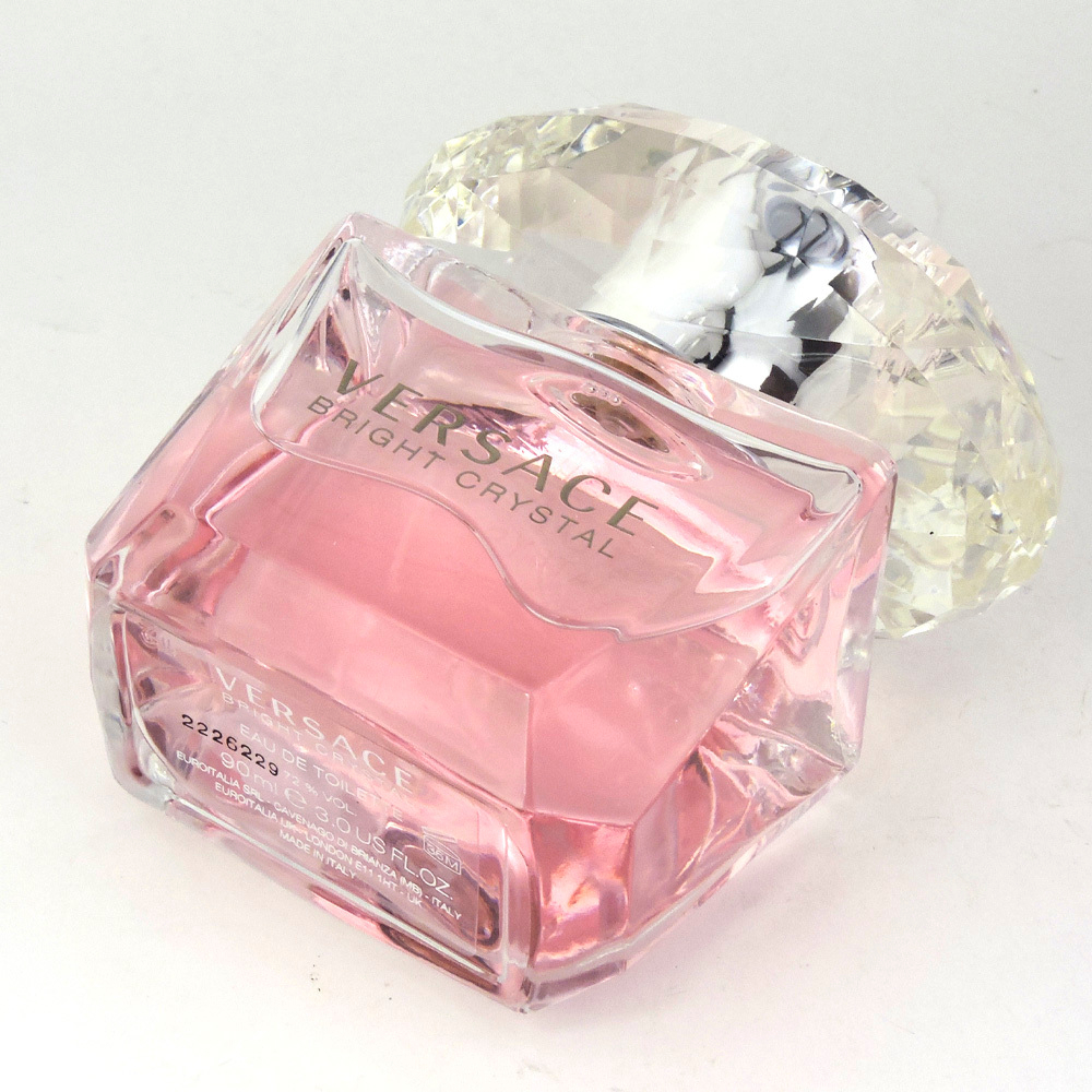 Versace Bright Crystal — туалетная вода для женщин.