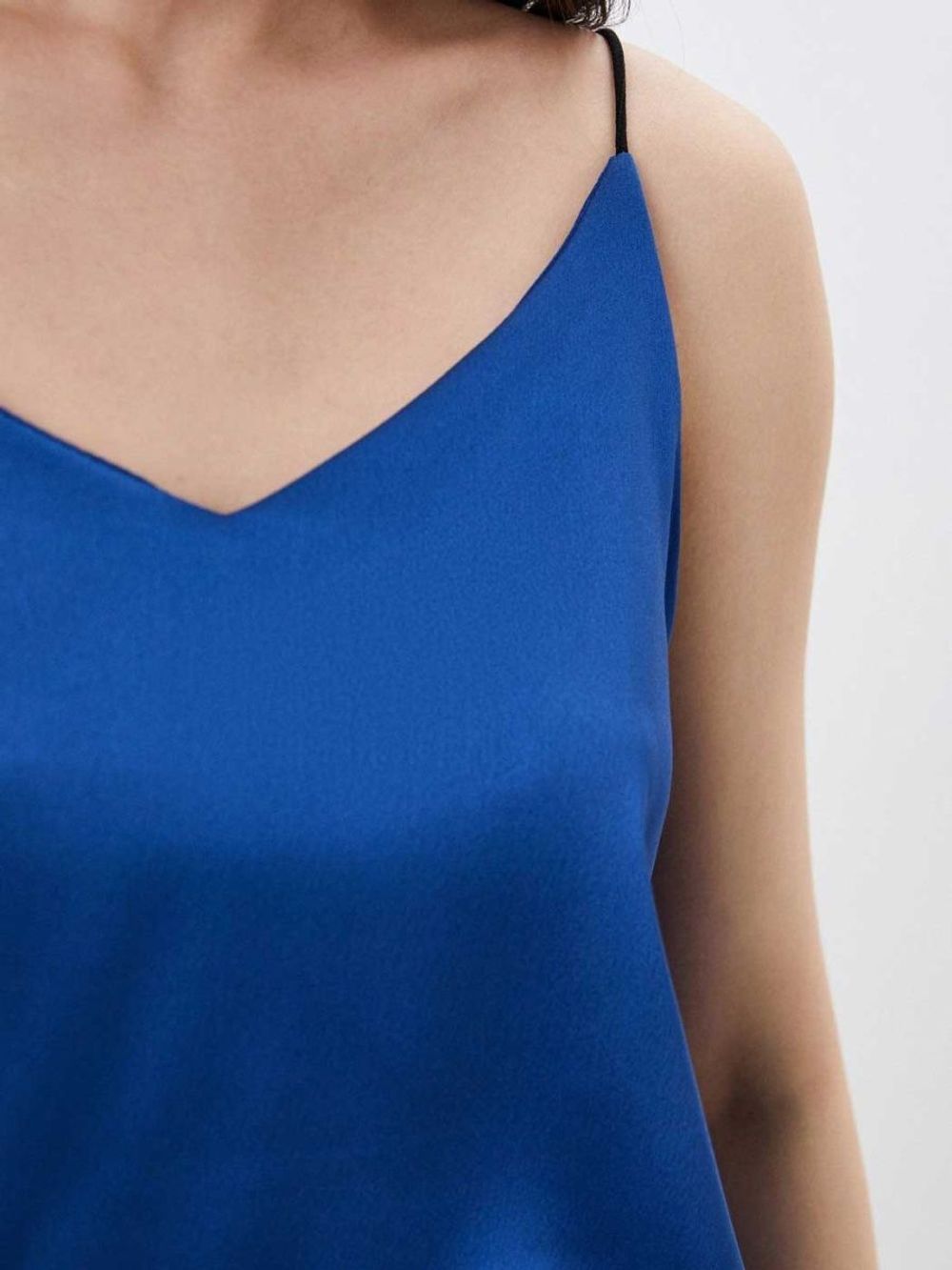 Топ на бретелях