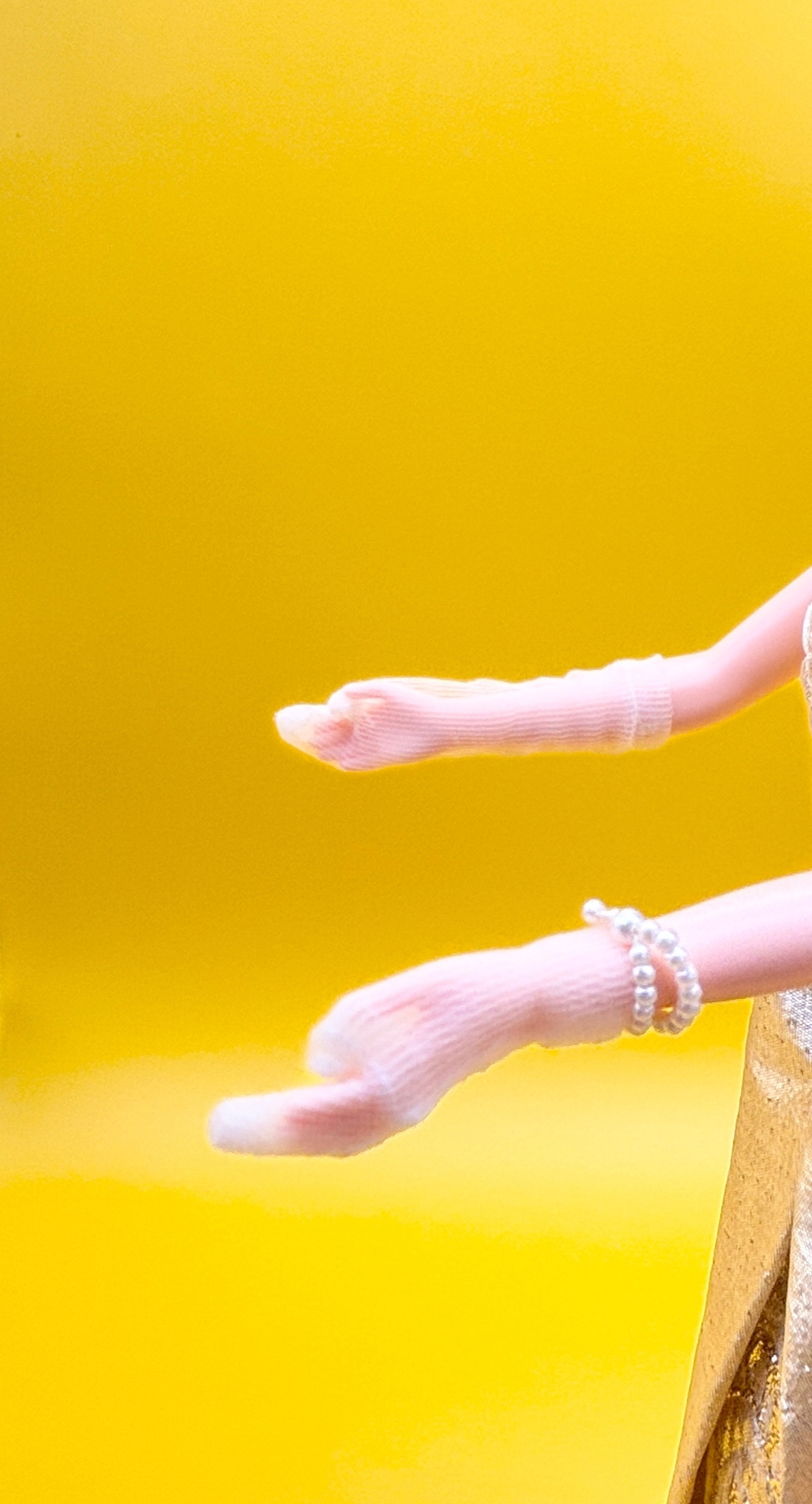 Одежда для куклы Барби платье и перчатки 031814