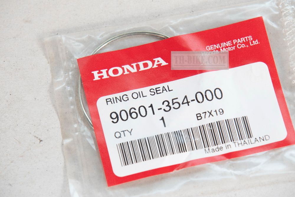 90601-354-000. RING, OIL SEAL STOP (SHOWA)