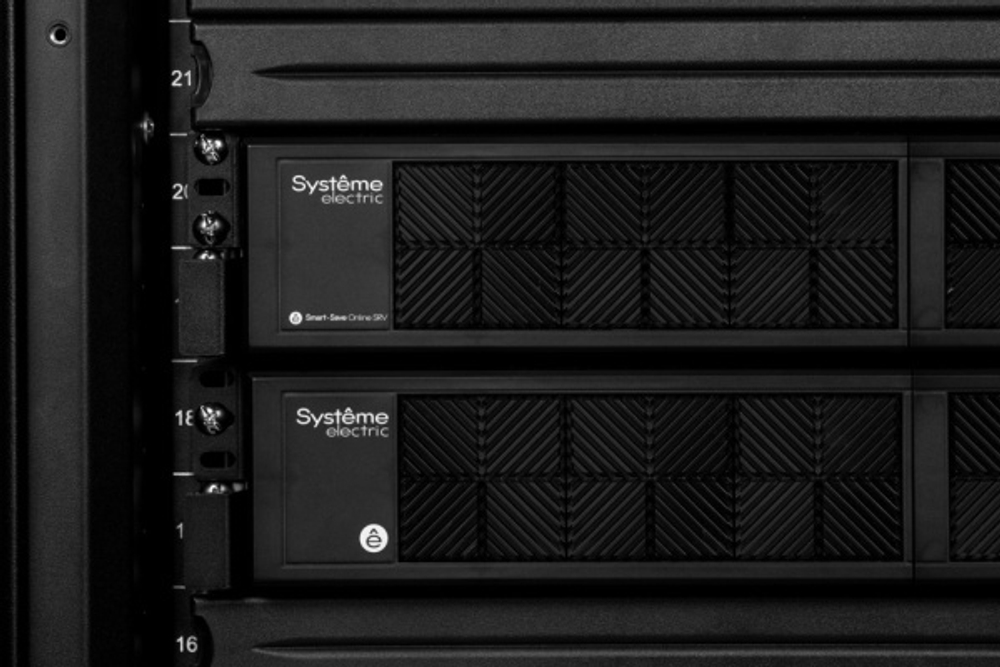 Источник бесперебойного питания Systeme Electric SRVSE6KRTXLI4U