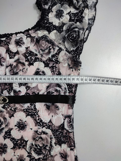 Платье с цветочным принтом 46 размер