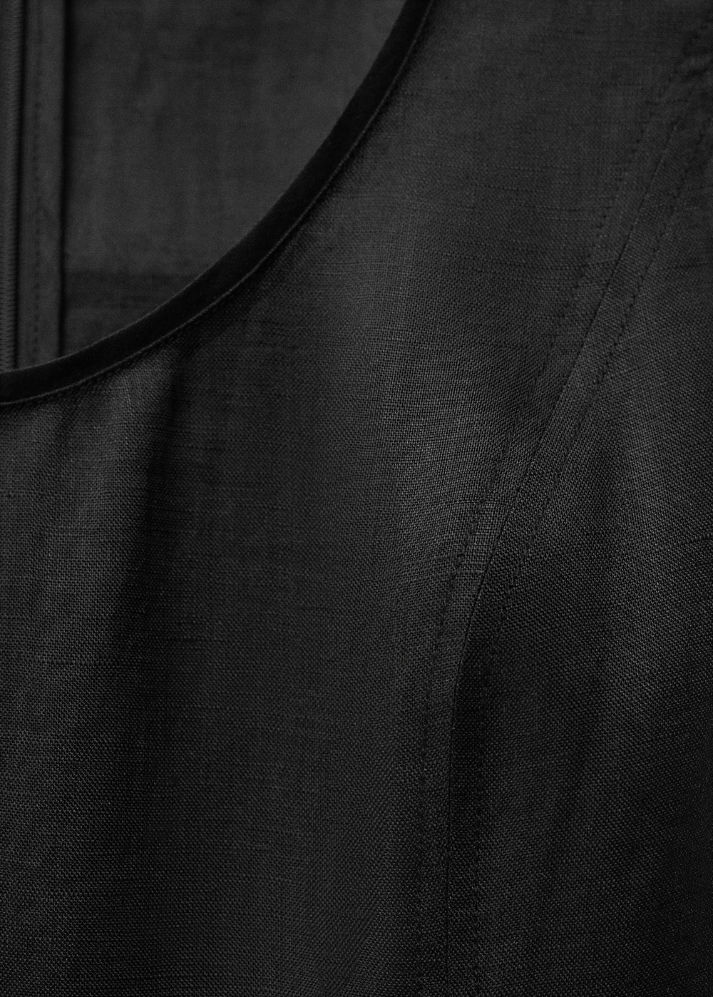 Длинное платье изо льна с присборенной вставкой