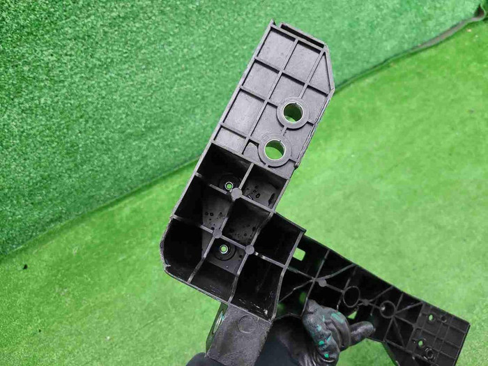 Кронштейн фары левый Москвич 3 (2022-н.в.)