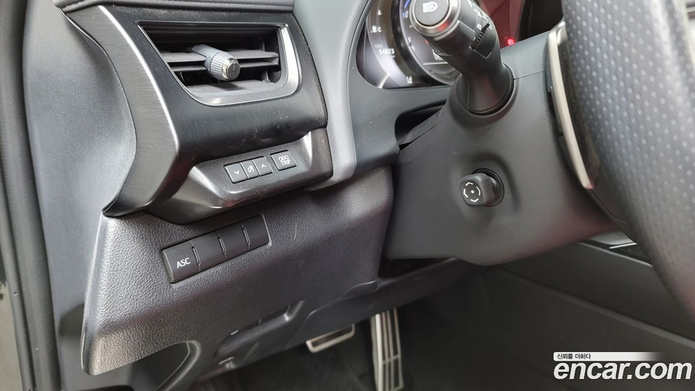 Lexus UX250h 2.0 F-Sport 2WD (04.2021)