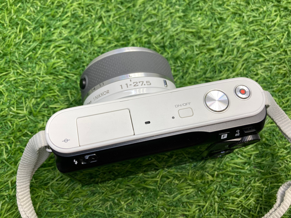 Nikon 1 J2 Kit 11-27.5mm 3.5-5.6