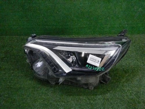 Фара левая Toyota Rav 4 CA40 (2015-2019) LED