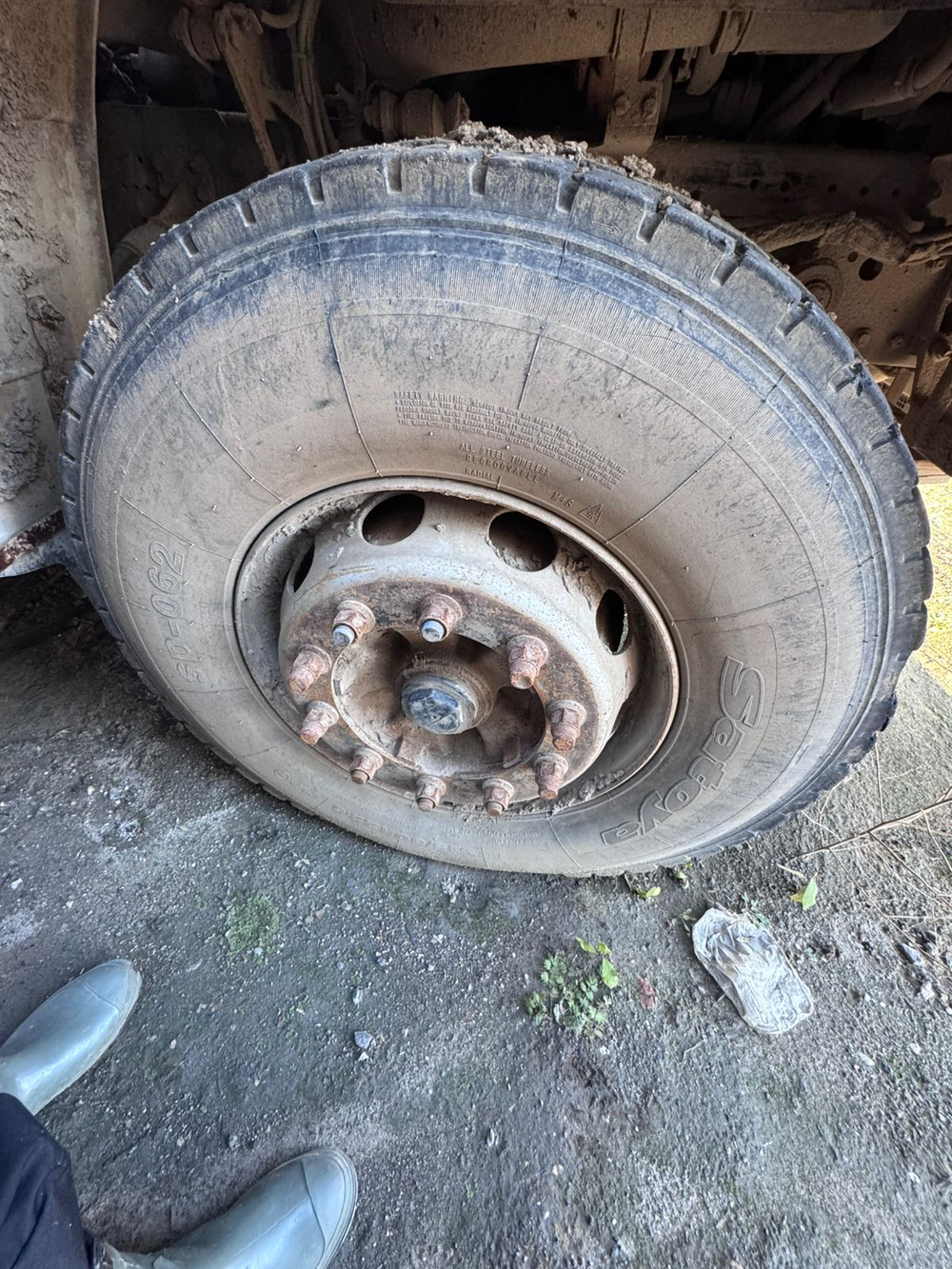 Shacman (Shaanxi) SX* 6x4 Седельный тягач SX42584V324 (Дизельный, 11,6 л, 423 л.с., МТ)