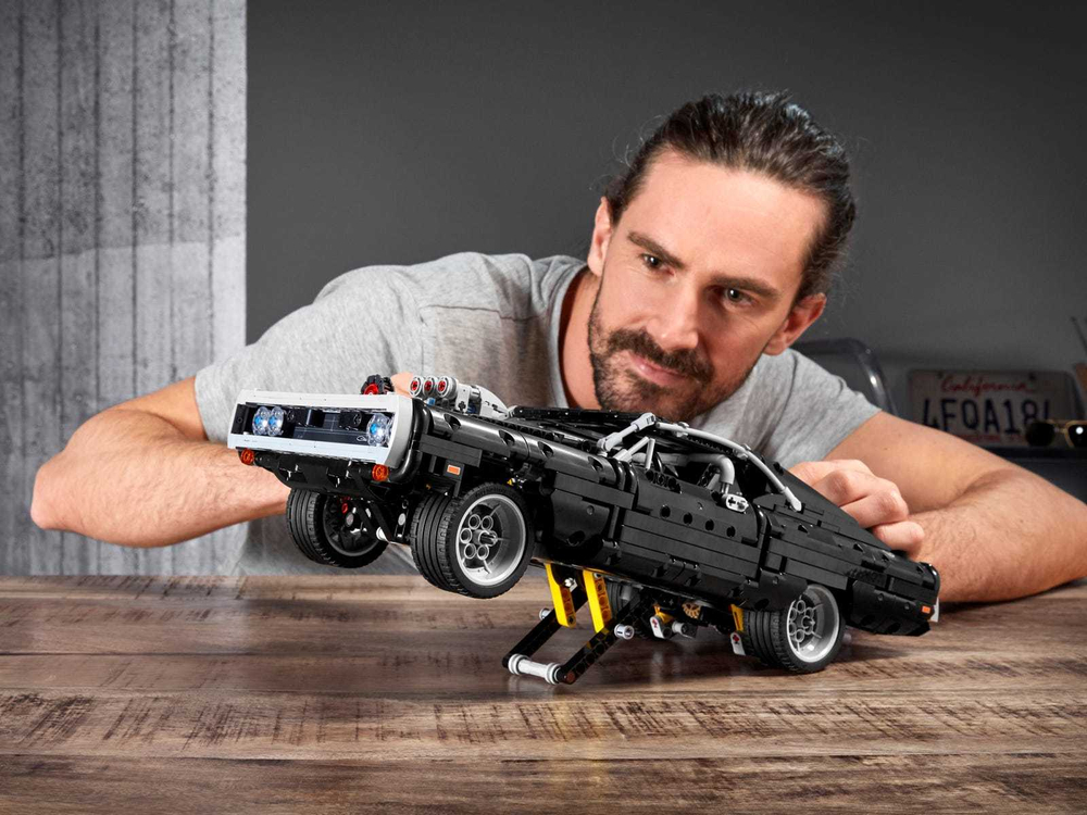 LEGO Technic: Dodge Charger Доминика Торетто 42111 — Fast & Furious Dom's Dodge Charger — Лего Техник