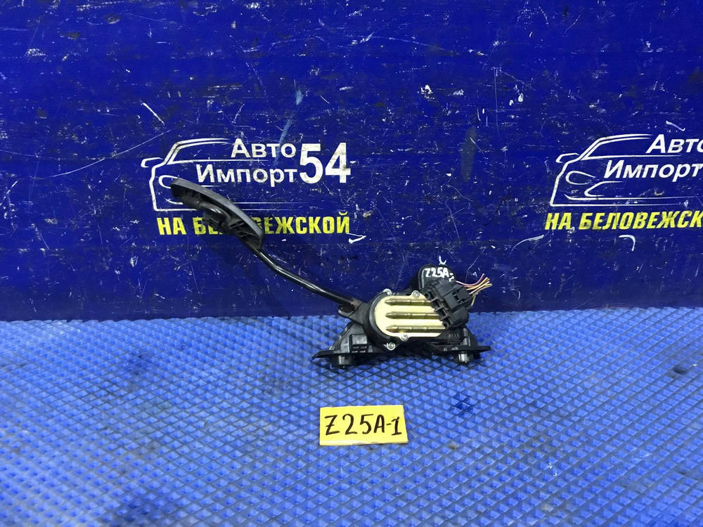 Педаль газа MITSUBISHI COLT 2003