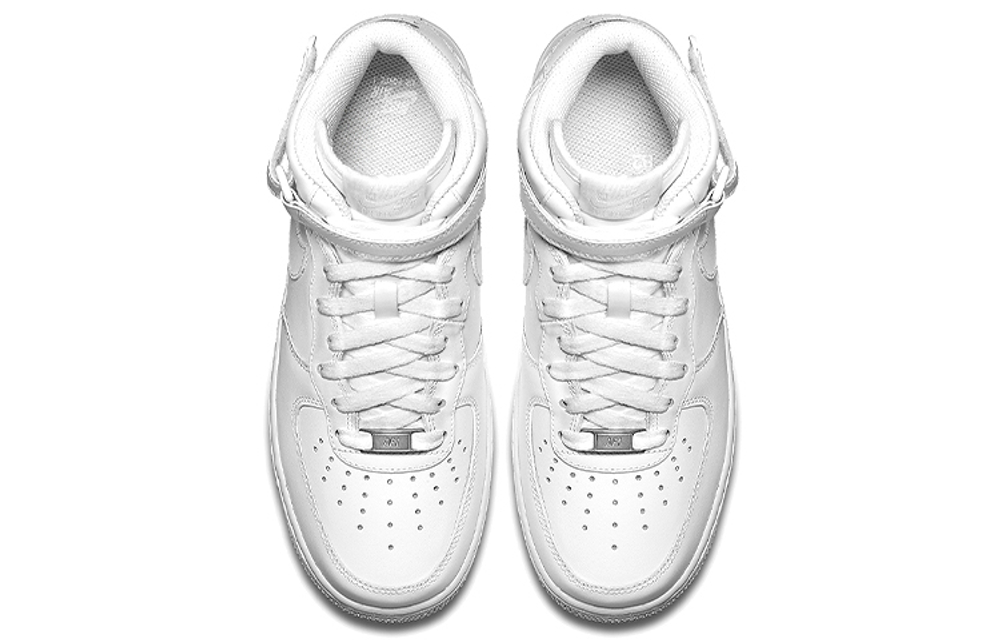 Nike Air Force 1 07 Le Hyper Sneakers